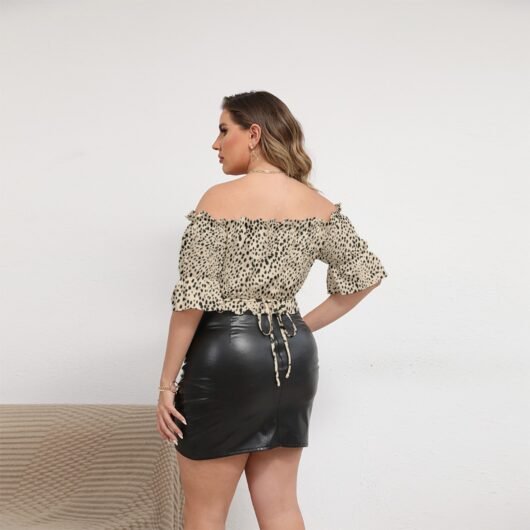 Women's Off-shoulder Cropped Top With Short Puff Sleeve - Image 3