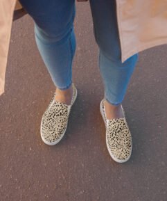 Women’s slip-on canvas shoes
